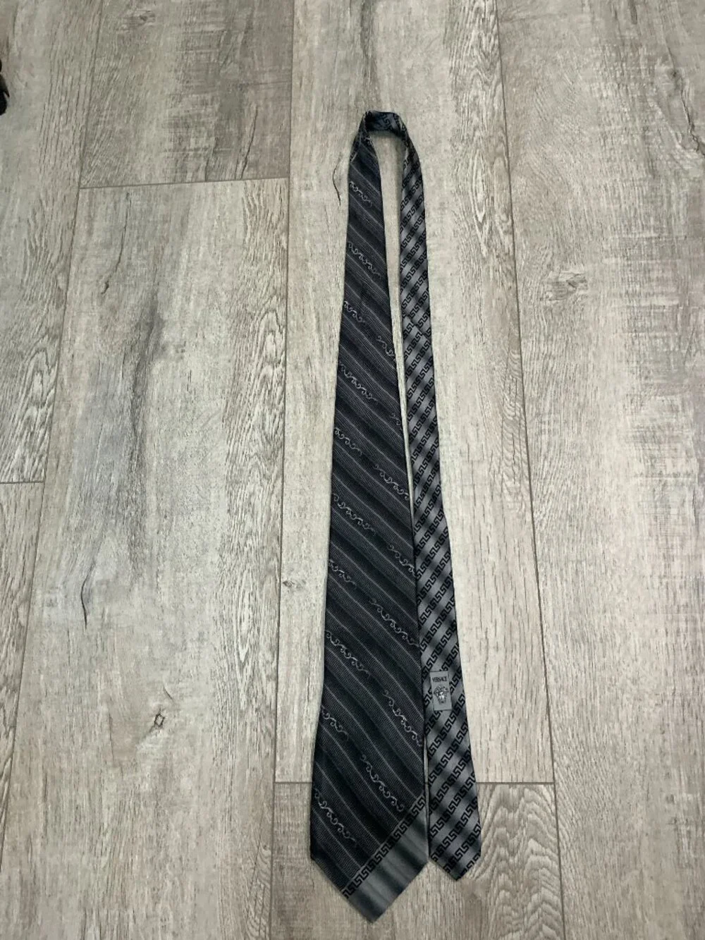 Gianni Versace Men’s Silk Tie Gray Black Patterned - Flawed
